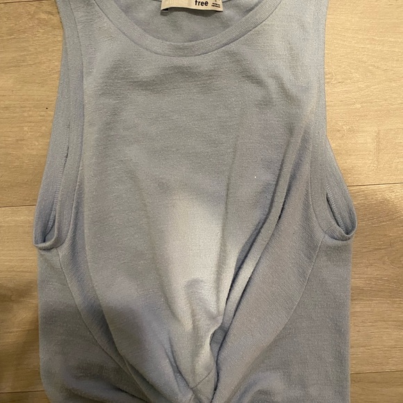 Wilfred free/ aritzia light blue long crop top / sleeveless - Picture 2 of 3